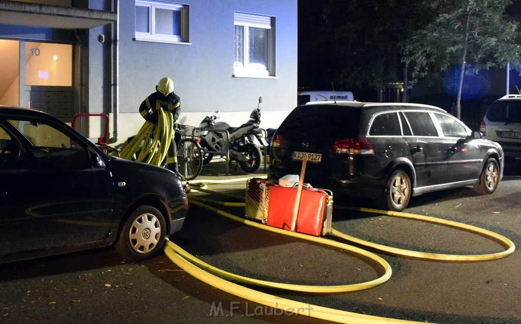 Feuer 2 Y Kellerbrand Koeln Ostheim Ruppinerstr P150.JPG - Miklos Laubert